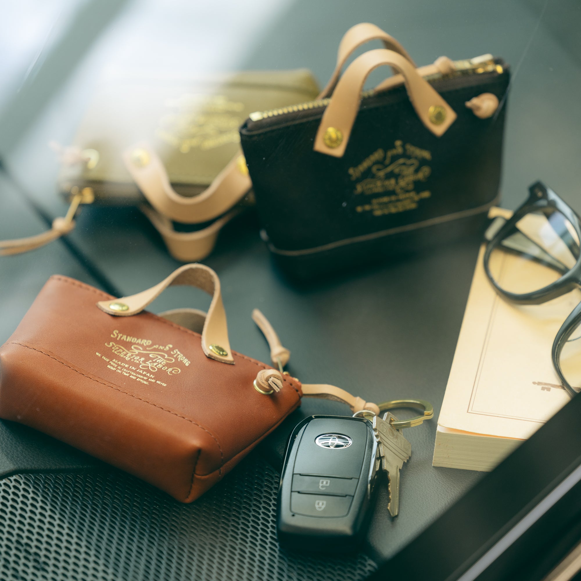 SL1746 all leather engineer key case