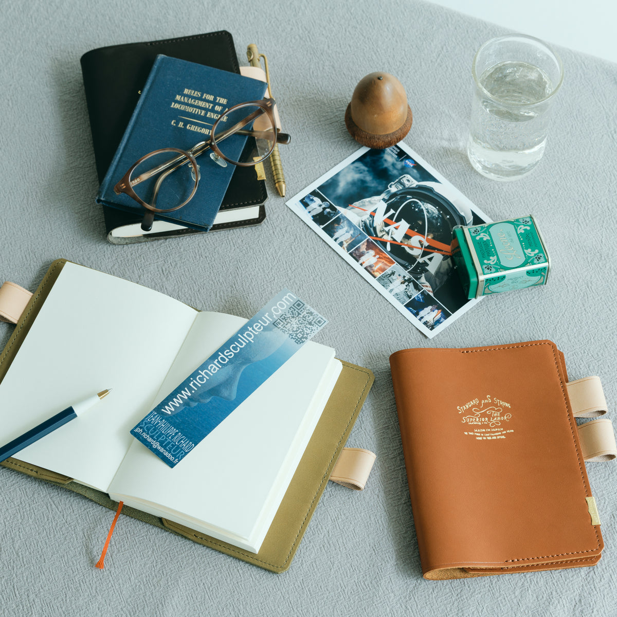 SL1752 note keeper/glove leather/A6