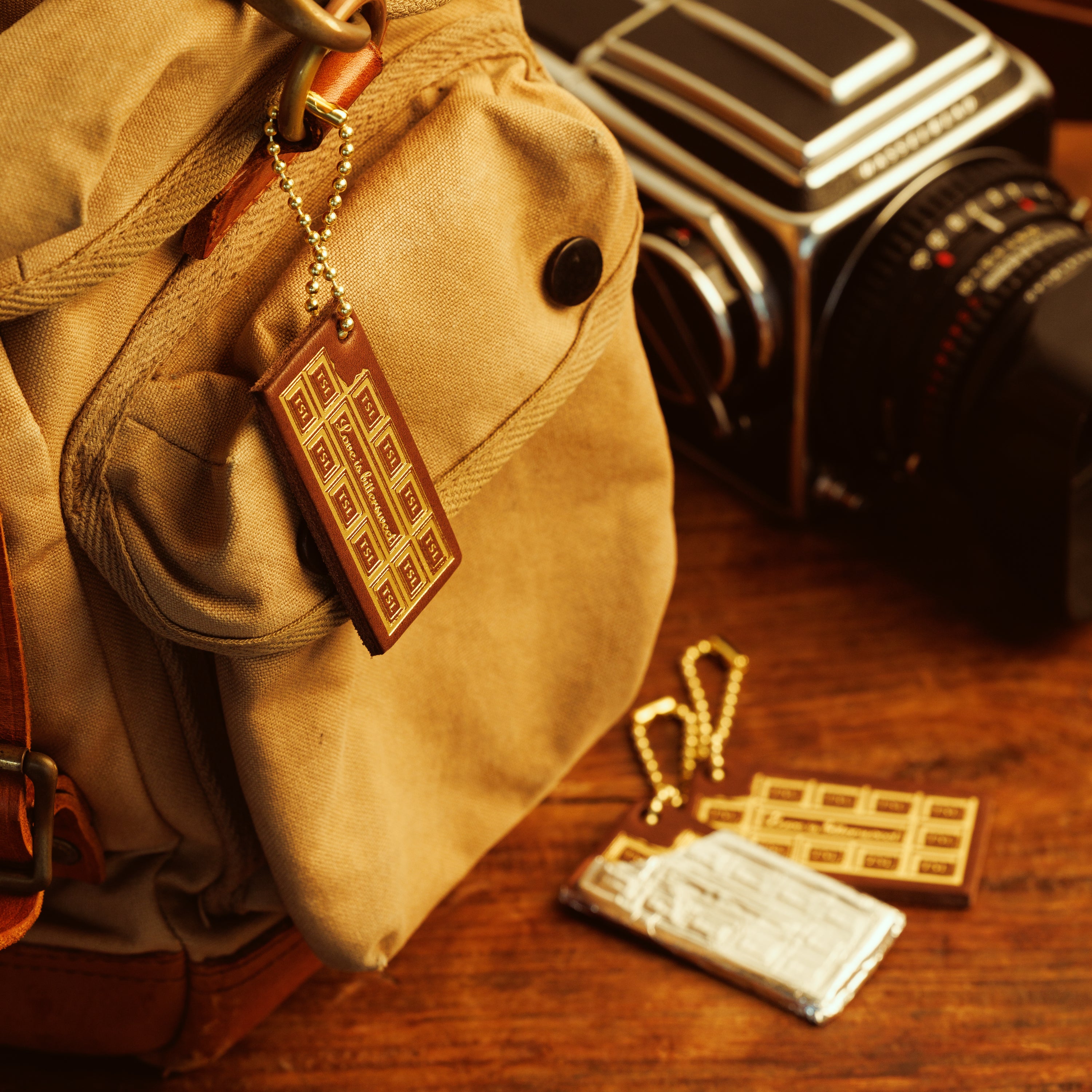 SL1195 leather tag/chocolate